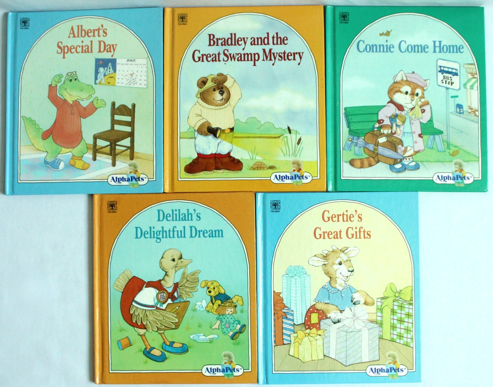 Lot of 20 Books Grolier AlphaPets Letter Books Alphabet Kids Learning Set