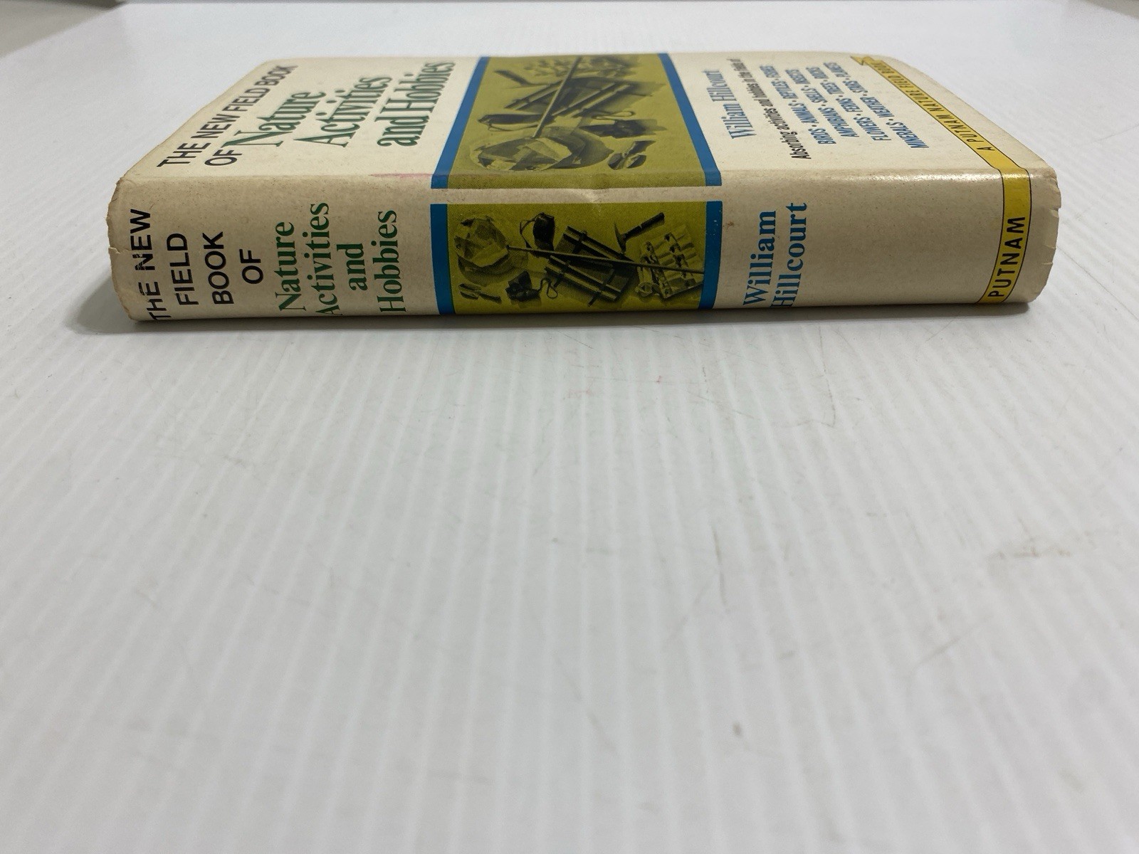 VTG 1970 WILLIAM HILLCOURT NATURE ACTIVITIES AND HOBBIES HC BOOK