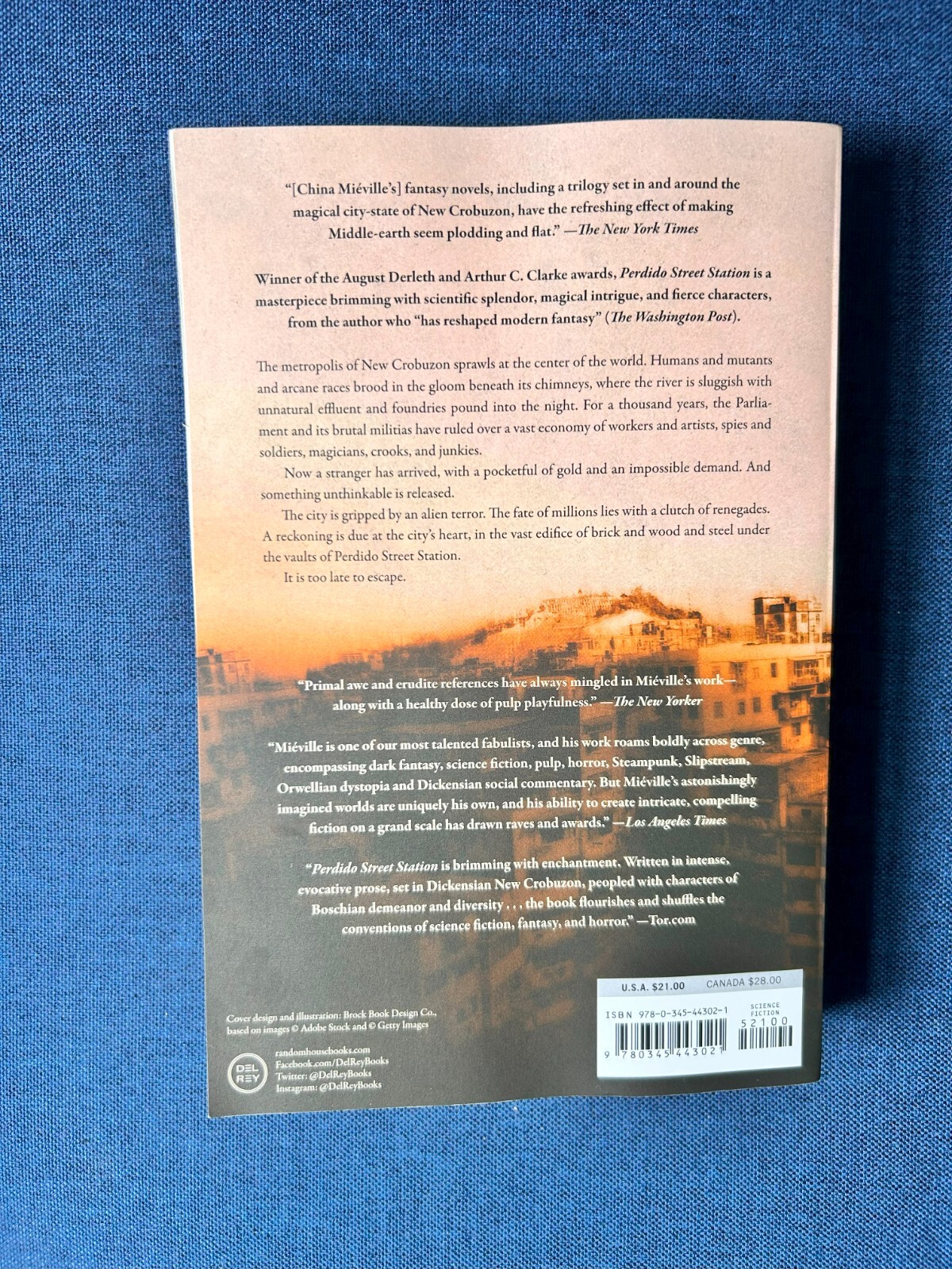 Perdido Street Station by China Mieville, Paperback, Brand New