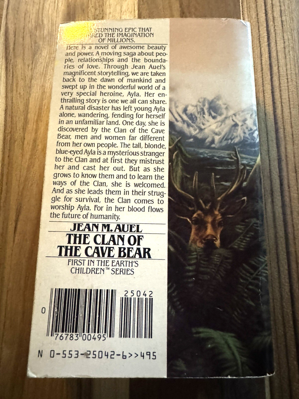 The Clan of the Cave Bear „Paperback Book“ By Jean M. Auel
