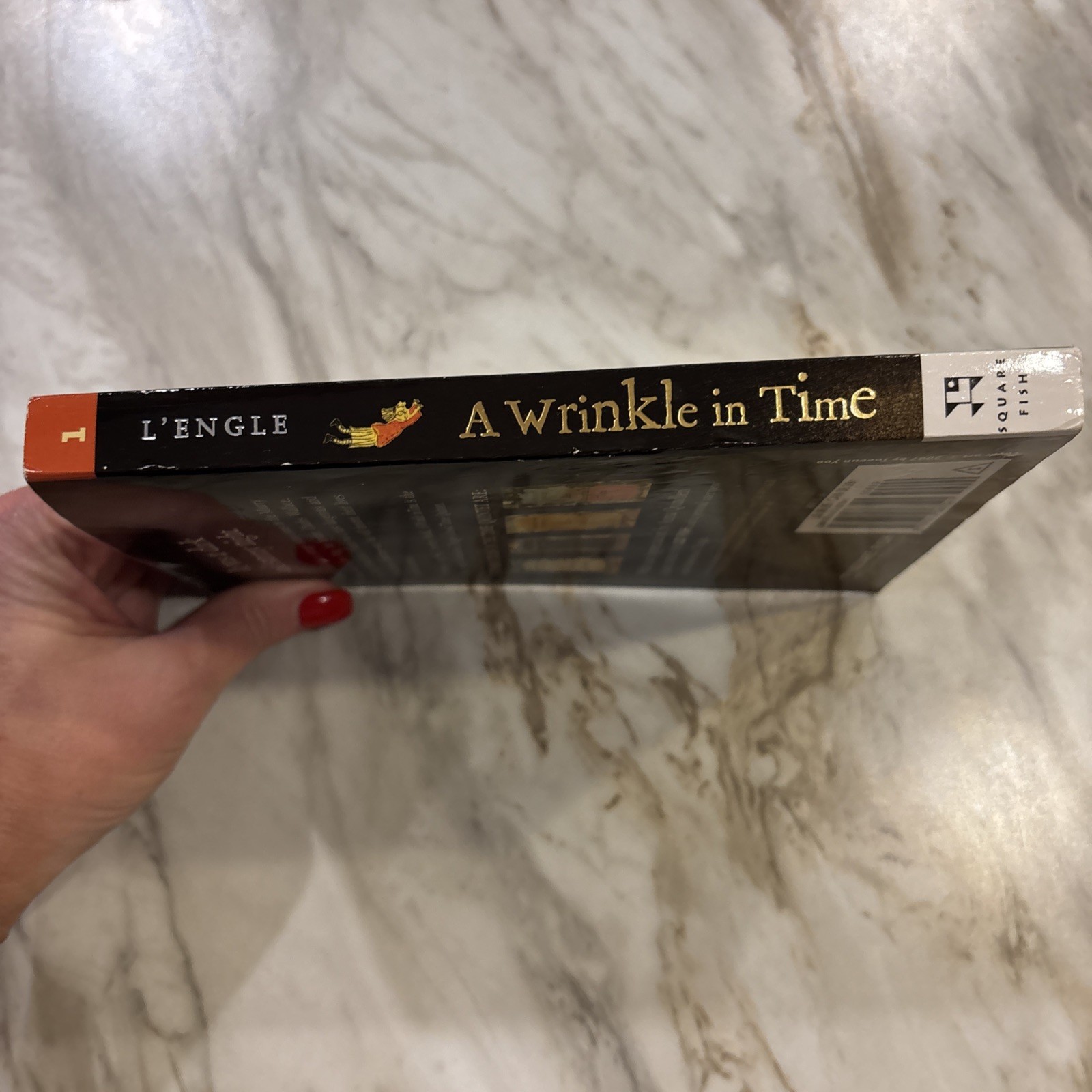 A Wrinkle in Time: (Newbery Medal Winner) by L’Engle, Madeleine