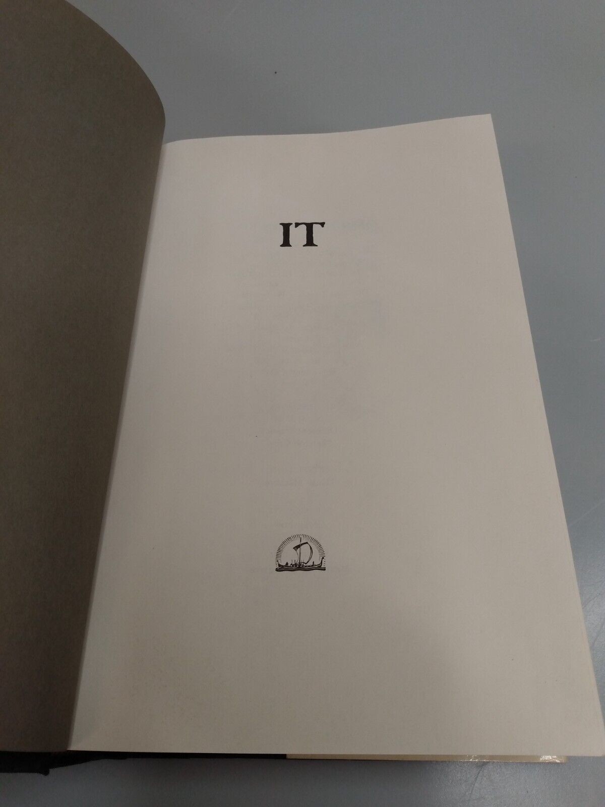IT Stephen King (DT Gunslinger) Viking 1st Ed/1st Print Viking 1986 $22.95 NF/F