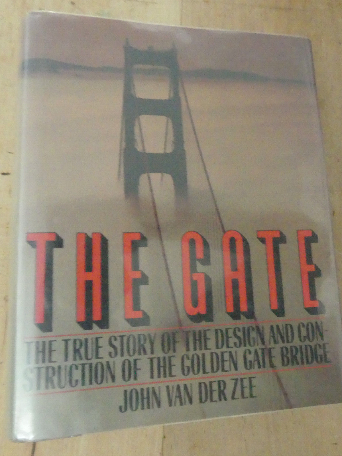 The Gate. Van Der Zee. 1986 1st Ed.