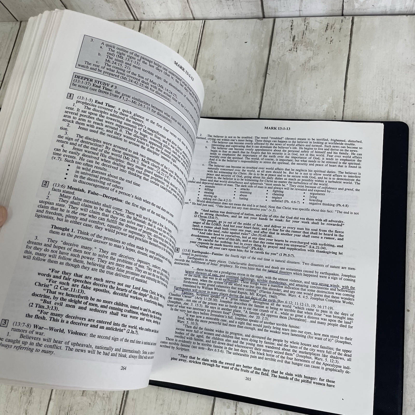 Preacher’s Outline & Sermon Bible KJV 3-Ring Binder – Mark Volume 3