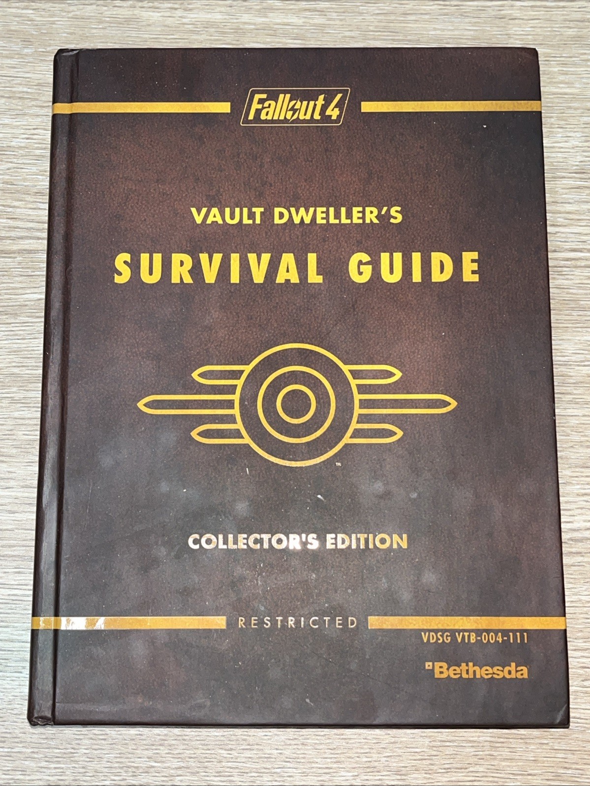 Fallout 4 Vault Dwellers Survival Guide Collector’s Edition Restricted Hardcover