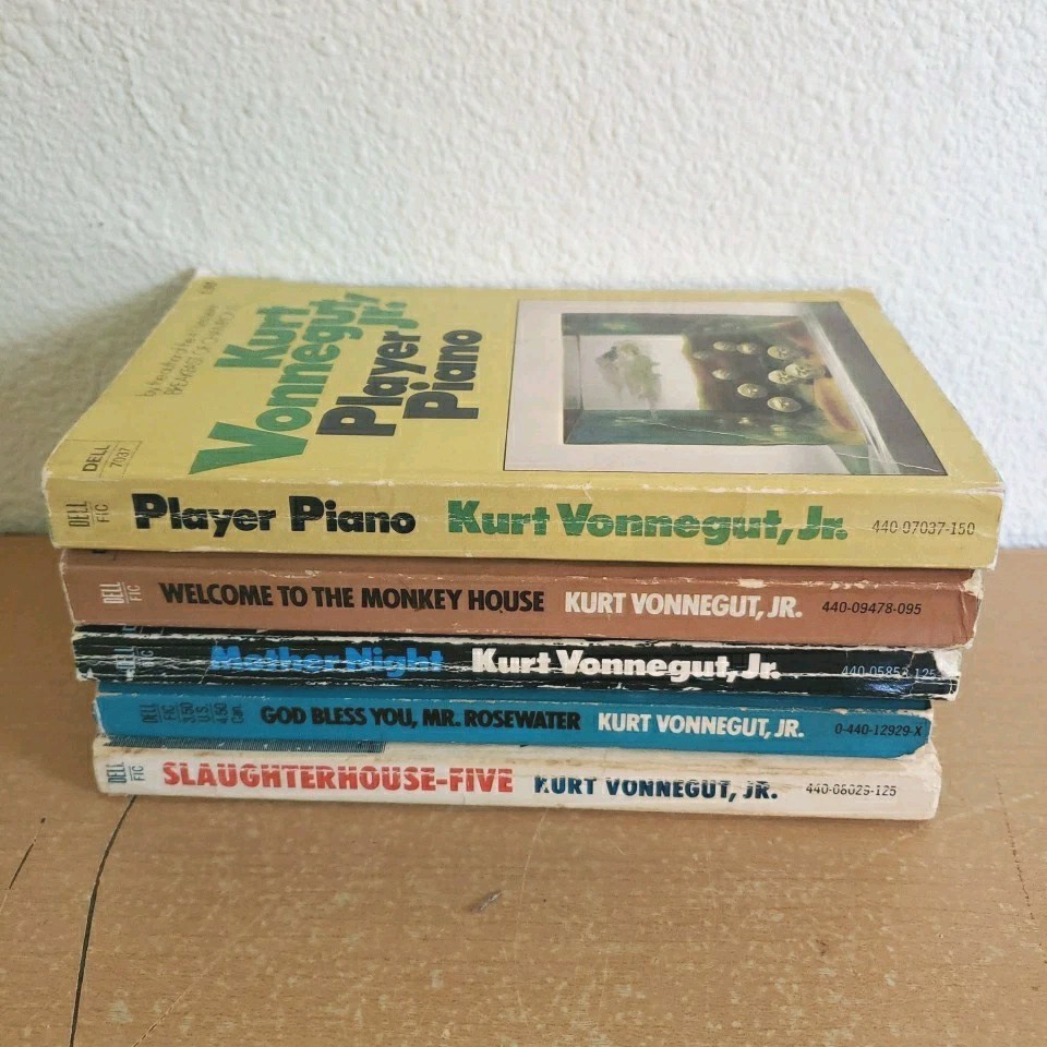Lot of 5 Kurt Vonnegut, Jr. Paperback Books Slaughterhouse-five, Mother Night