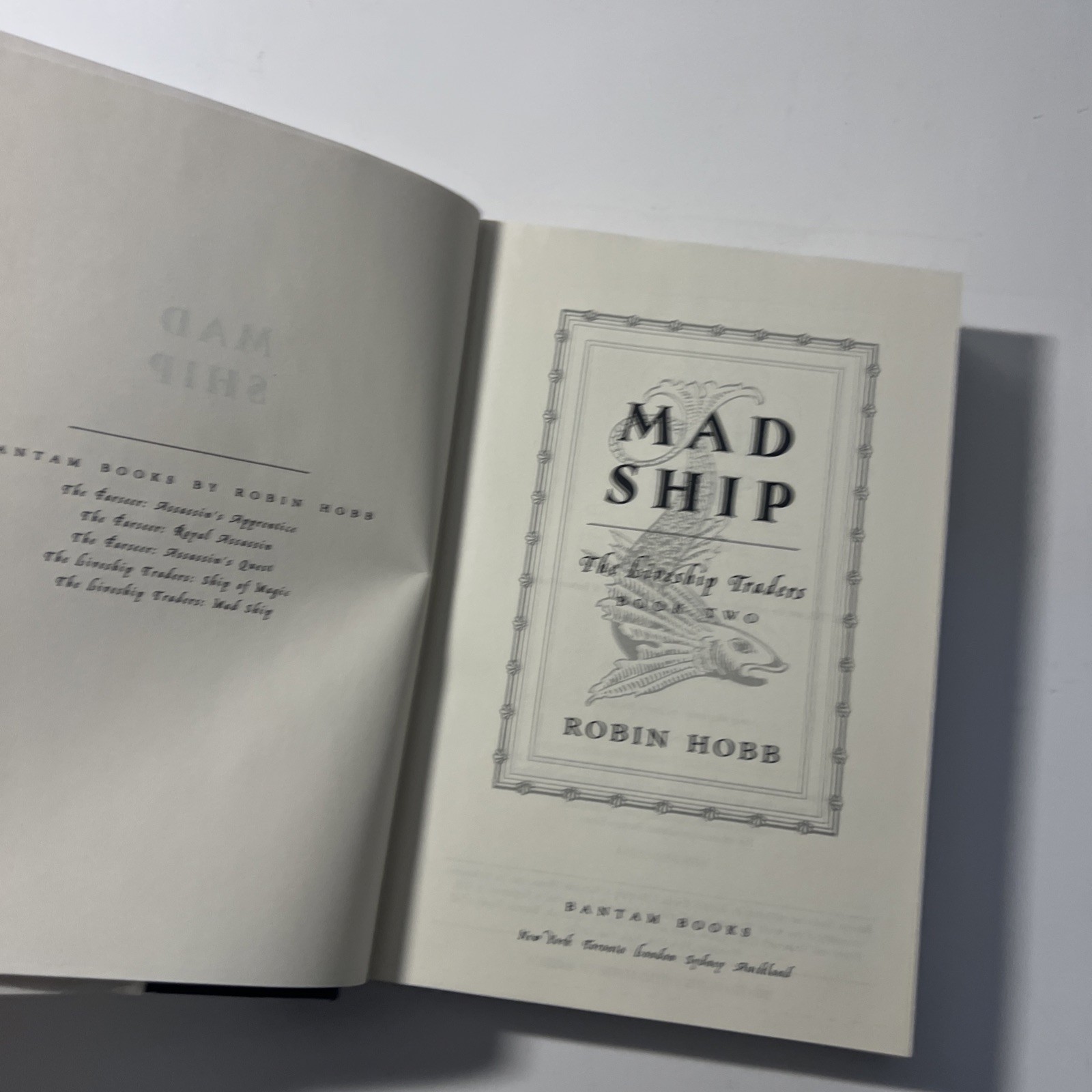 Robin Hobb Mad Ship The Liveship Trader #2 Hard Cover DJ BCE VG