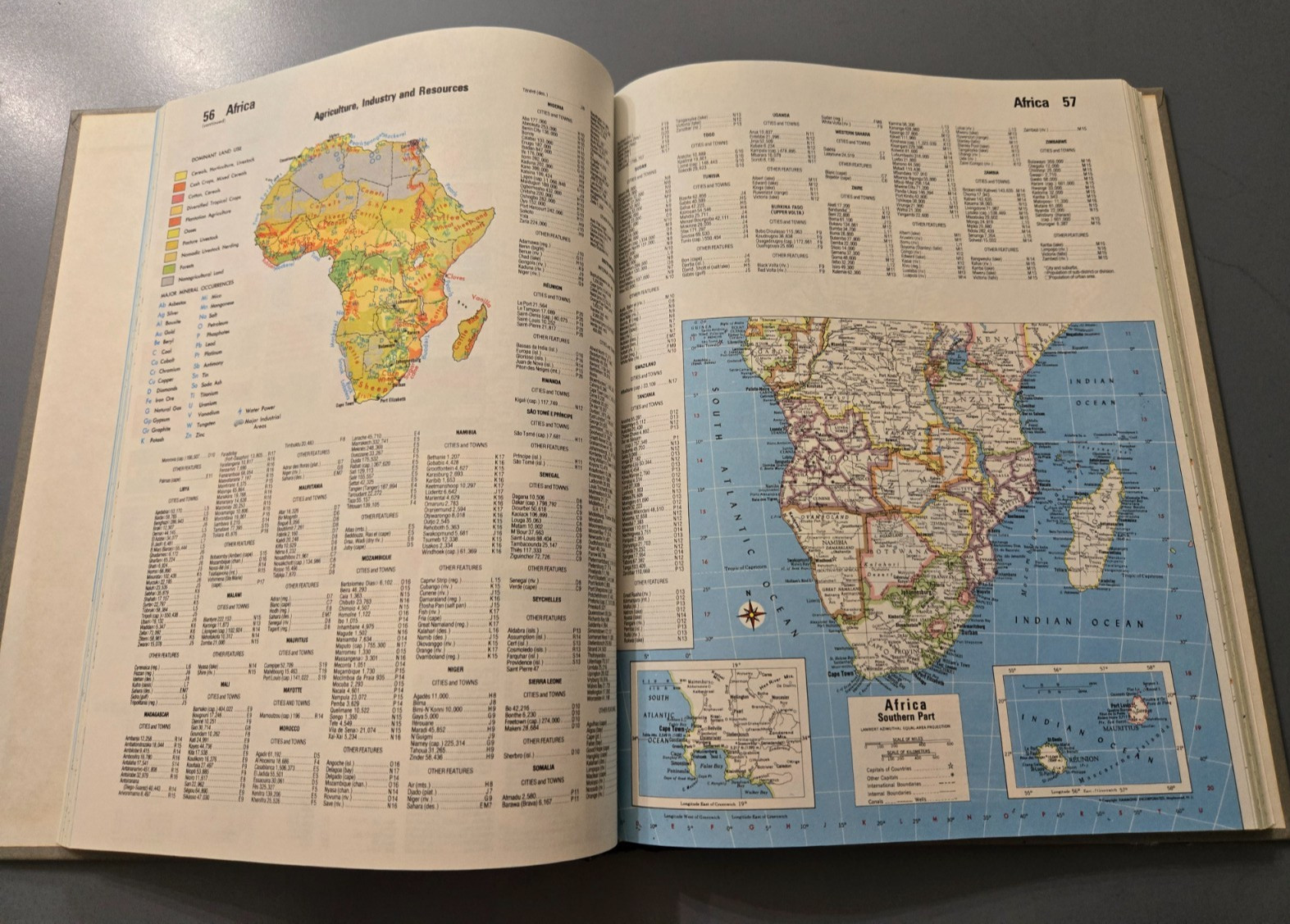 Funk And Wagnalls Hammond World Atlas 1988 Hardback Book Map