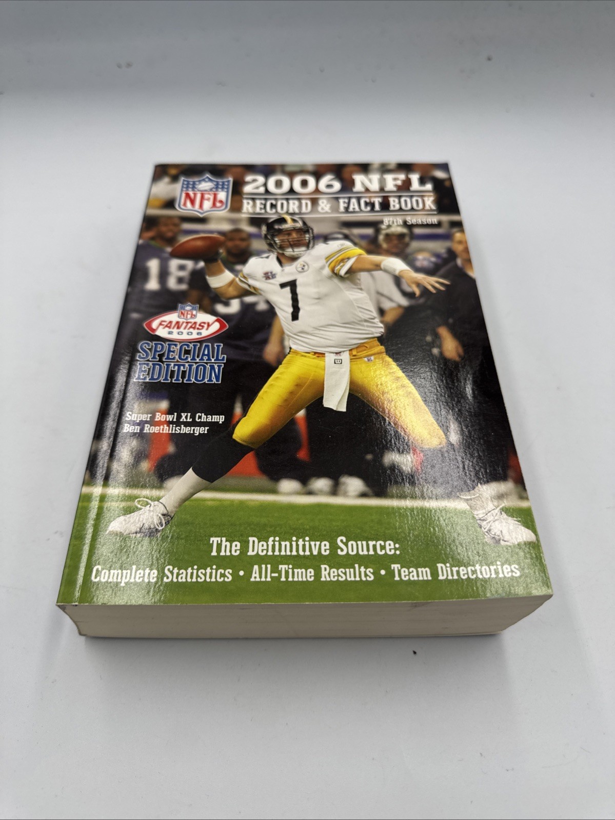 2006 NFL Record Fact Book (Official NFL Record Fact Book) – VERY GOOD