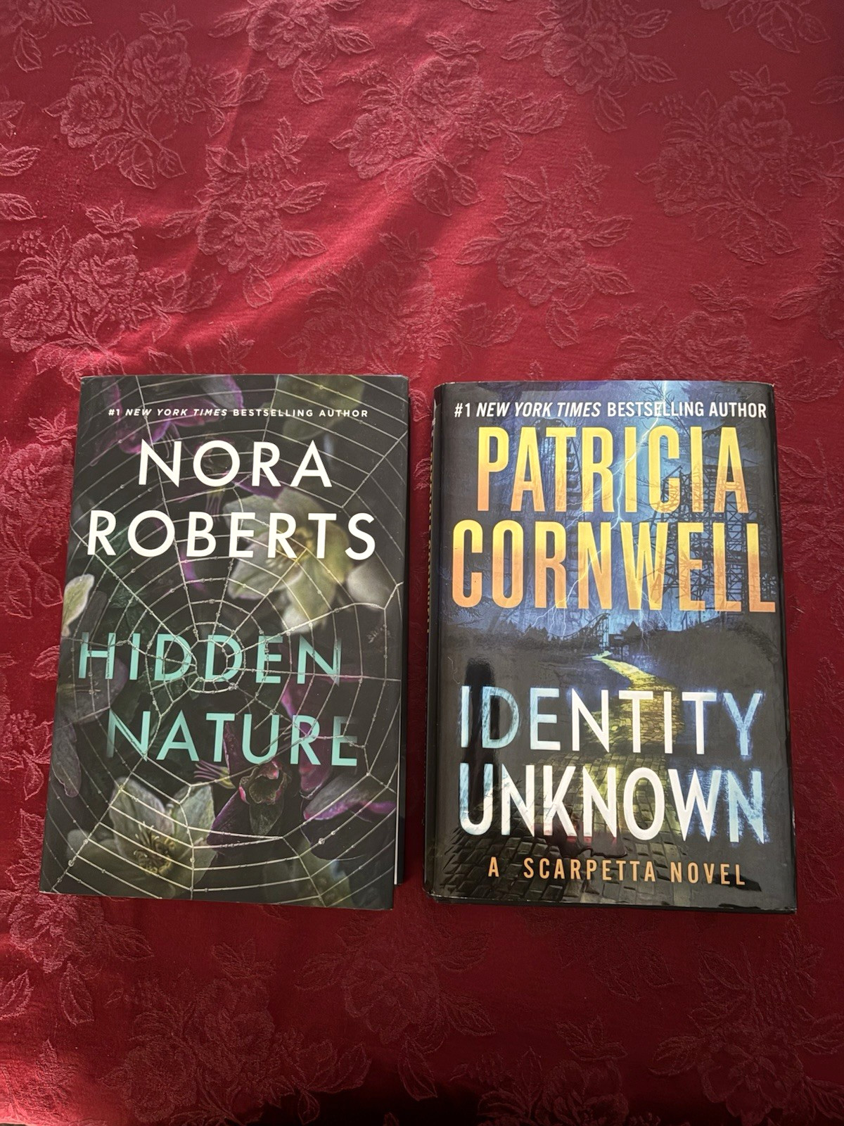 Nora Roberts „Hidden Nature“ HC+P.Cornwell „Identity Unknown“ HC 1st Ed. 2025+24