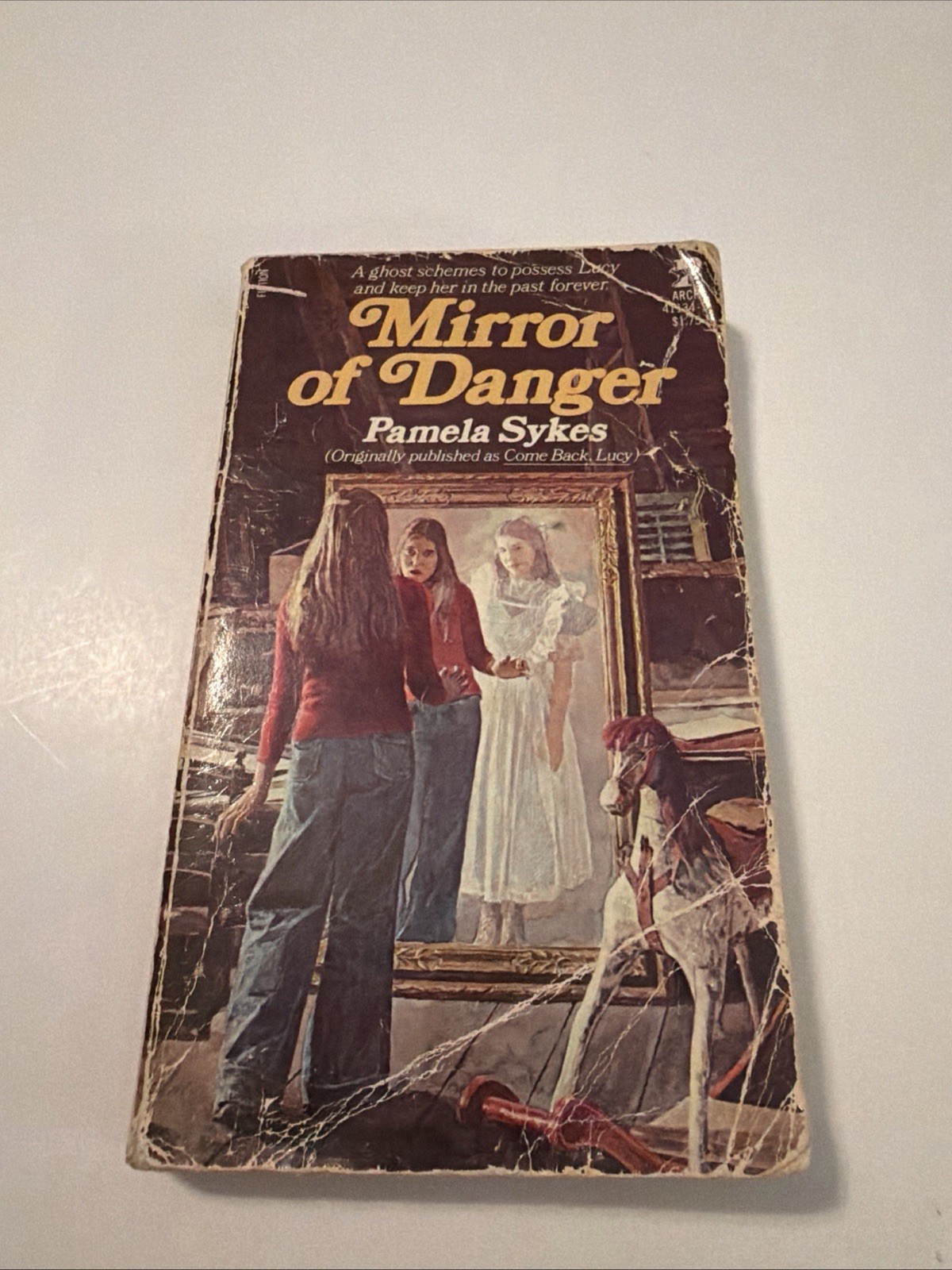 Mirror of Danger Pamela Sykes Good Vintage Archway Pocket 1976 2nd Printing