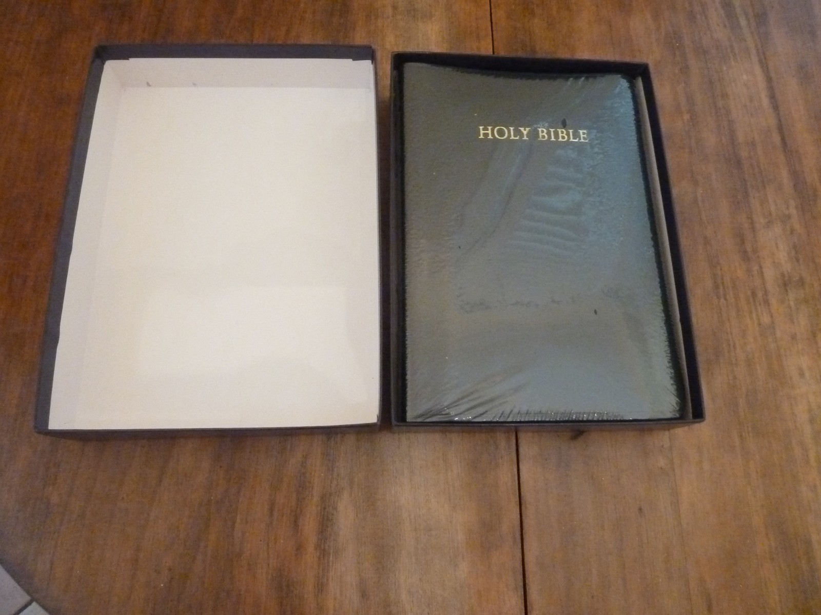Holy Bible Book NRSV New Revised Standard Version Nelson Genuine Leather NEW