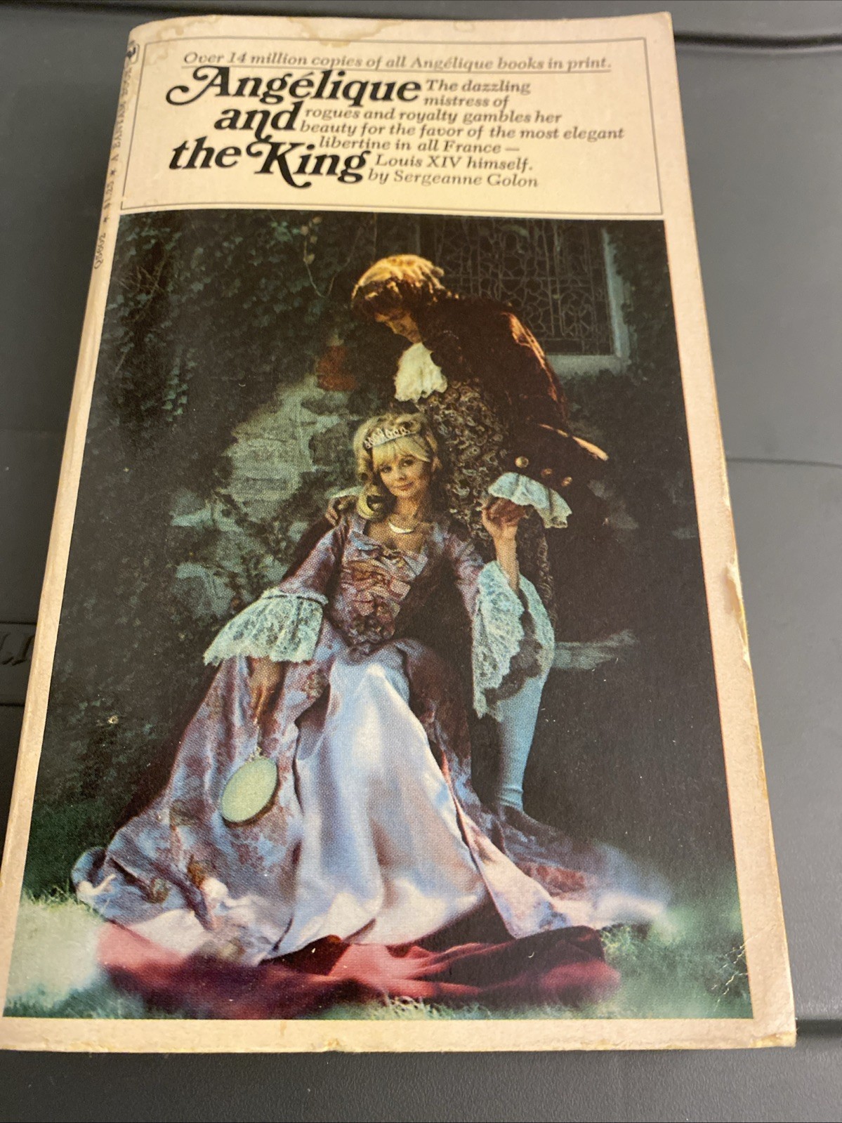 Vintage ANGELIQUE By Sergeanne Golon, The King, In Barbary 1971 2 Book Lot