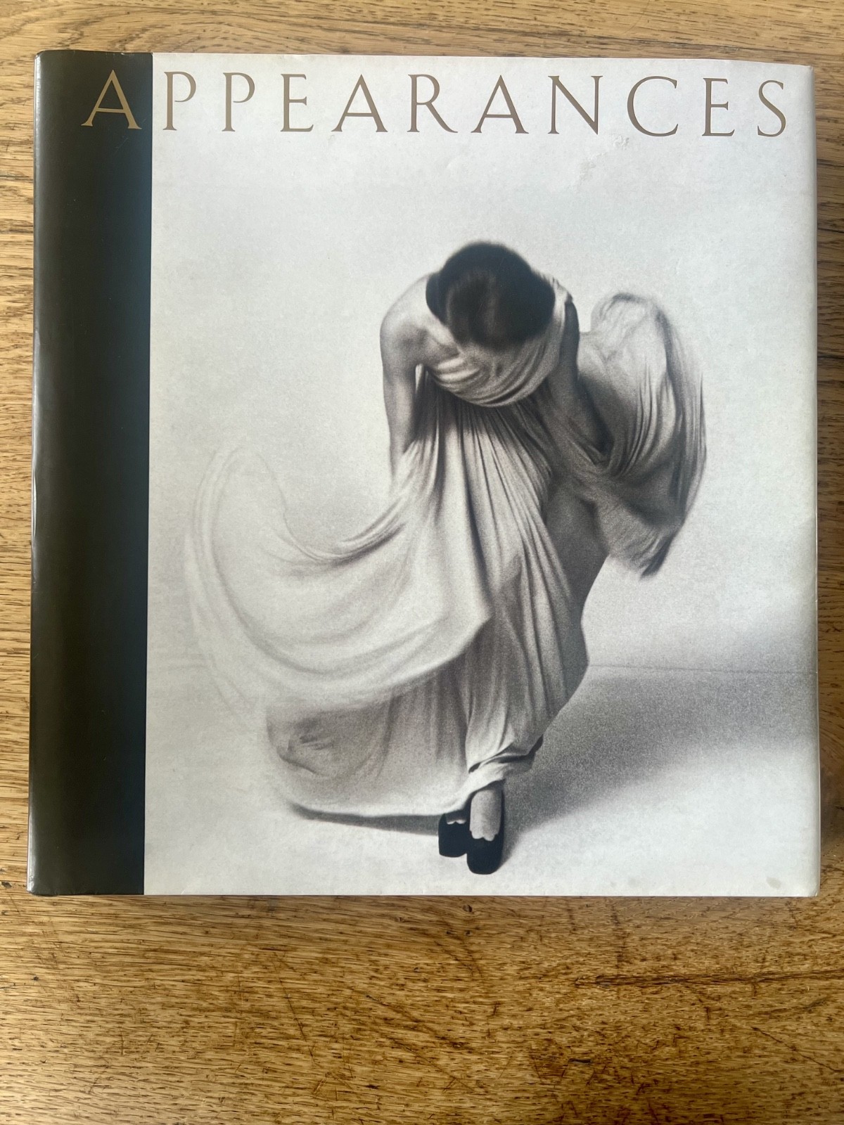 Appearances Modephotographie seit 1945 – Martin Harrison – gebundene Ausgabe