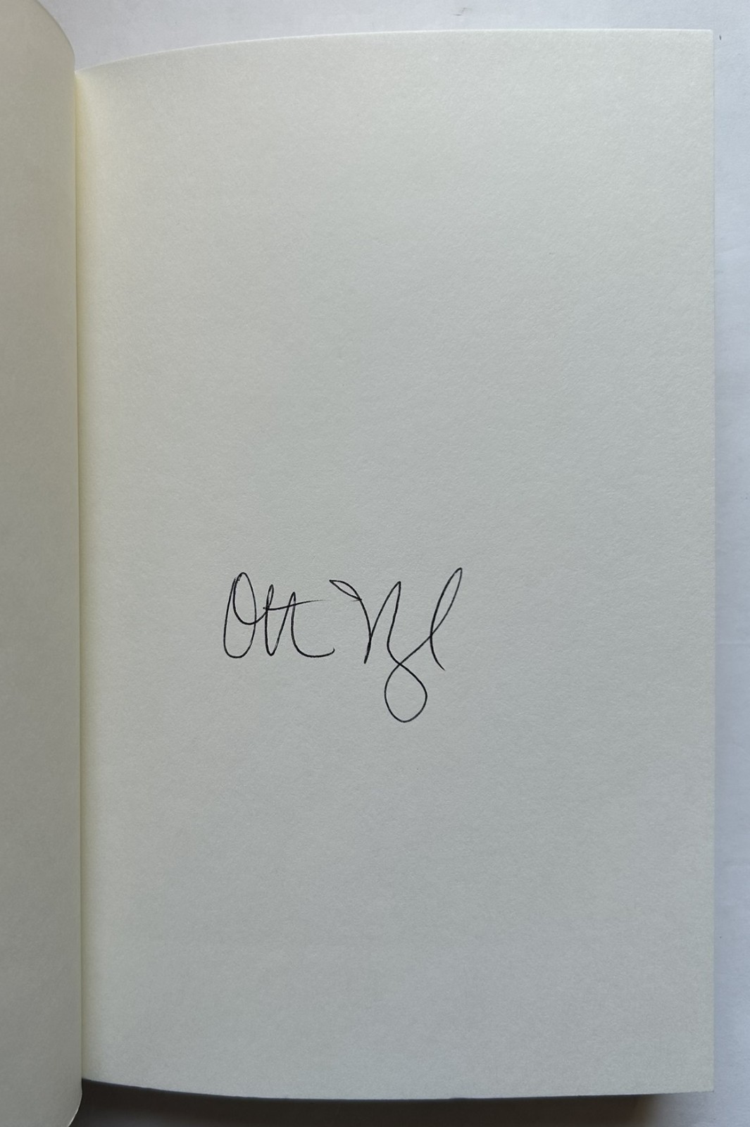 SIGNED Death in Her Hands by Ottessa Moshfegh INDIE BOOKSTORE DAY EXCLUSIVE ED