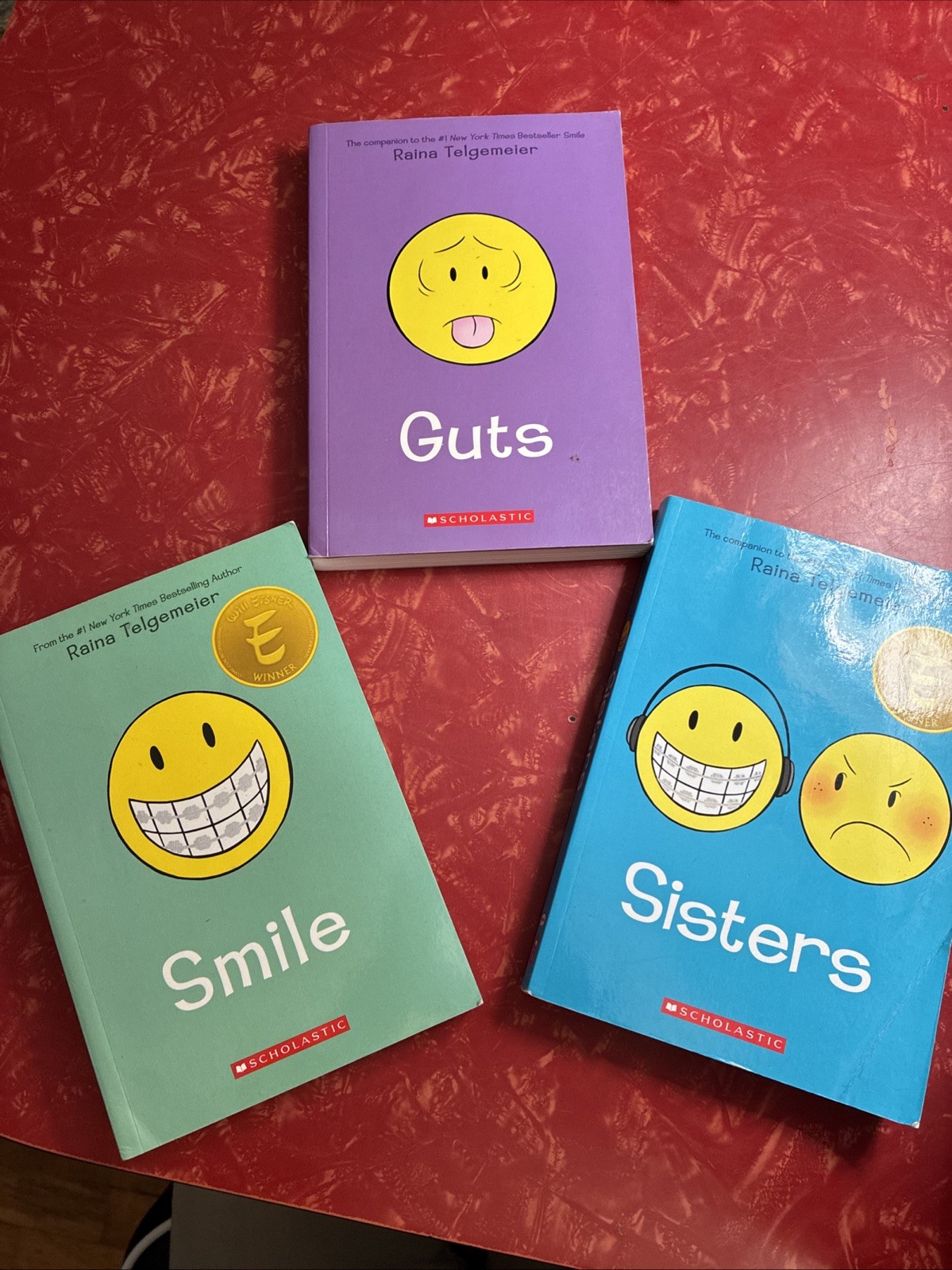 Raina Telgemeier SMILE Series Lot of 3 Graphic Novels – Smile – Guts – Sisters