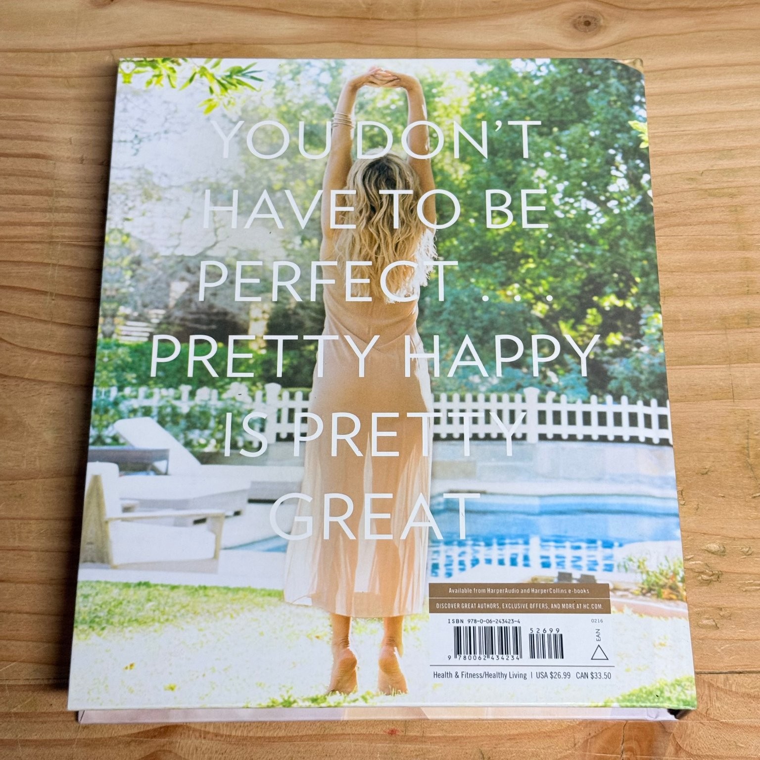 Pretty Happy Kate Hudson 2016 First Edition Hardcover Health Wellness Dey St.