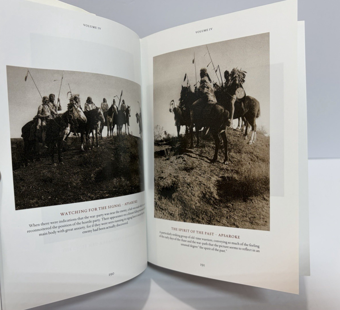 2020 „The North American Indian: The Complete Portfolios“ by Edward S. Curtis
