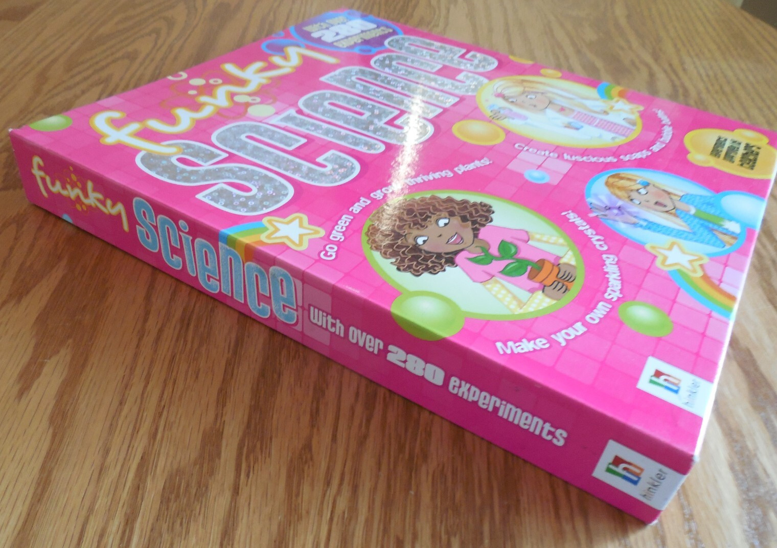 Hinkler Books „Funky Science“ for Girls with 280+ Experiments HC Spiral Book