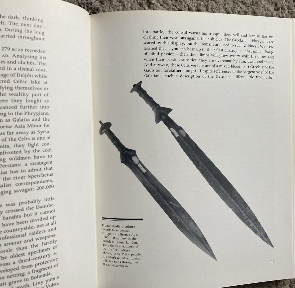 CELTIC WARRIORS 400 BC – AD 1600 (Blandford Press HC, 1986) Tim Newark HISTORY