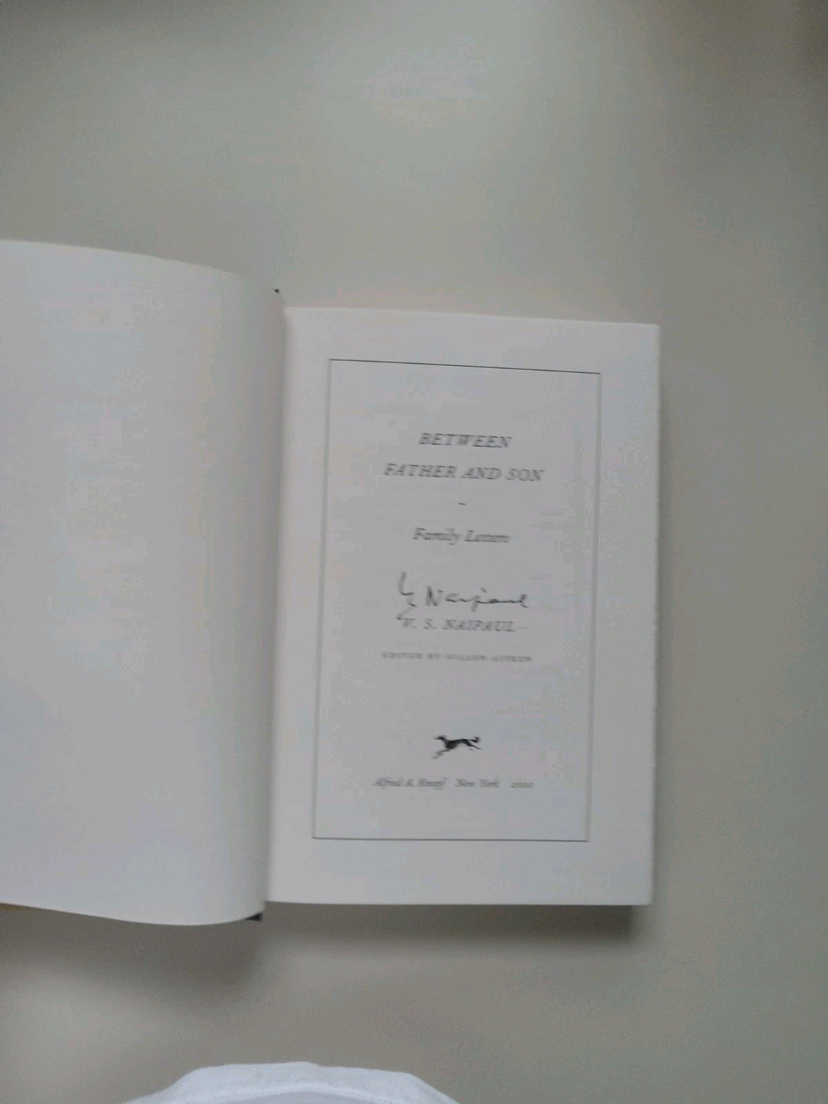 Between Father and Son : Family Letters by V. S. Naipaul (2000, Hardcover)