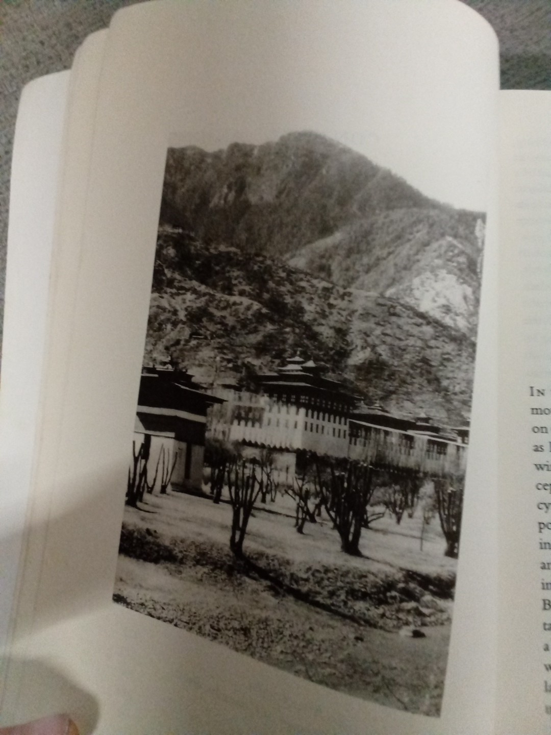 So Close to Heaven: The Vanishing Buddhist Kingdoms of the Himalayas, Crossette,