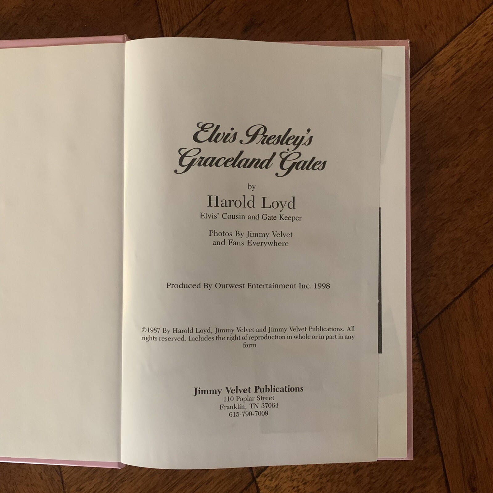 „Elvis Presley’s Graceland Gates“ by H. Loyd Hardcover Book, NOS, Sealed,