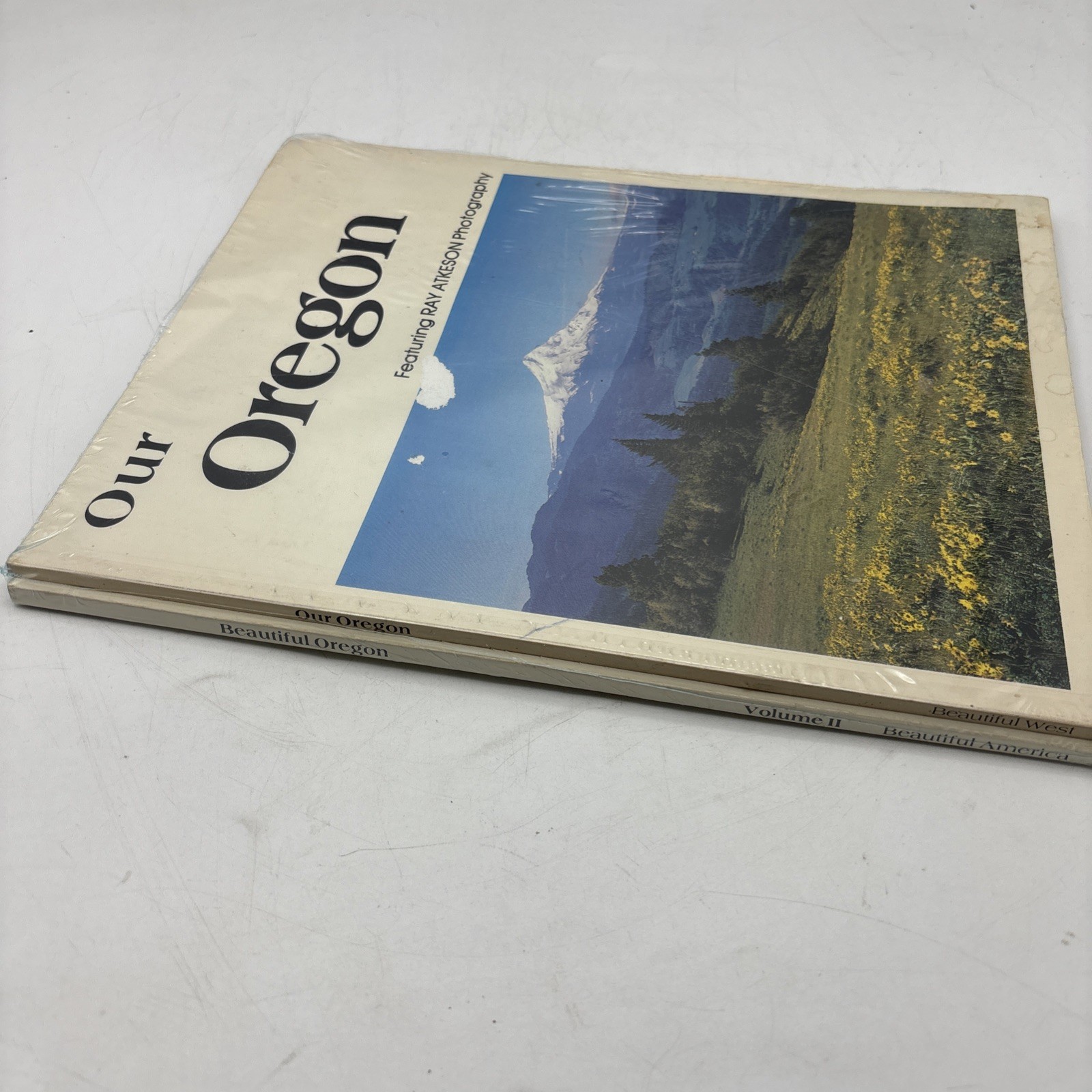 Beautiful Oregon by Ray Atkeson 1976 PB J1