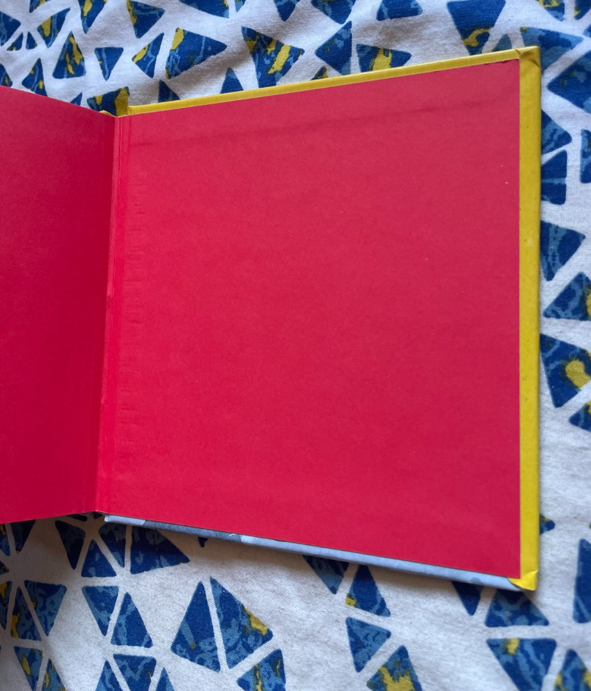 TONY MITTON, ANT PARKER. FLASHING FIRE ENGINES. HARDCOVER. 14 BY 14CM. 2007