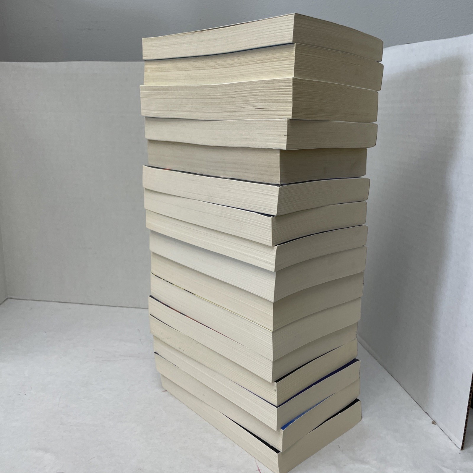 Peter Robinson Lot of 16 from Inspector Banks Series (See Photos for Titles)