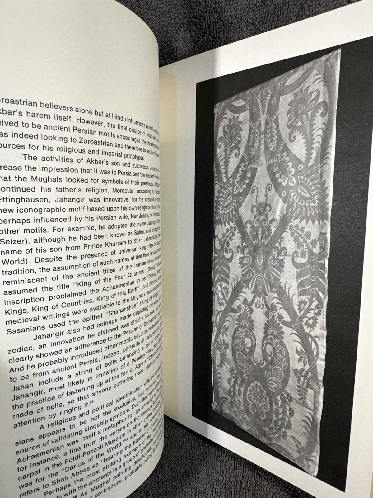 The Kashmir Shawl Yale University Art Gallery 1975