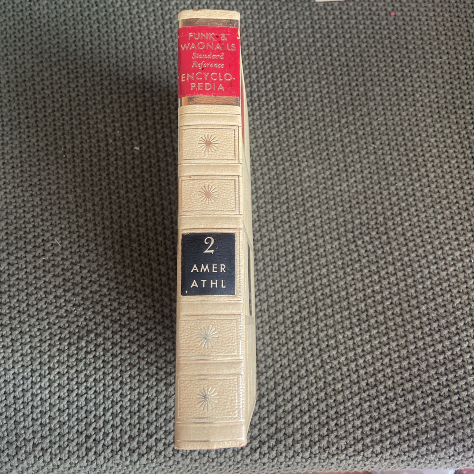 Funk And Wagnalls Standard Reference Encyclopedia Volume 2 (Hardcover, 1964)