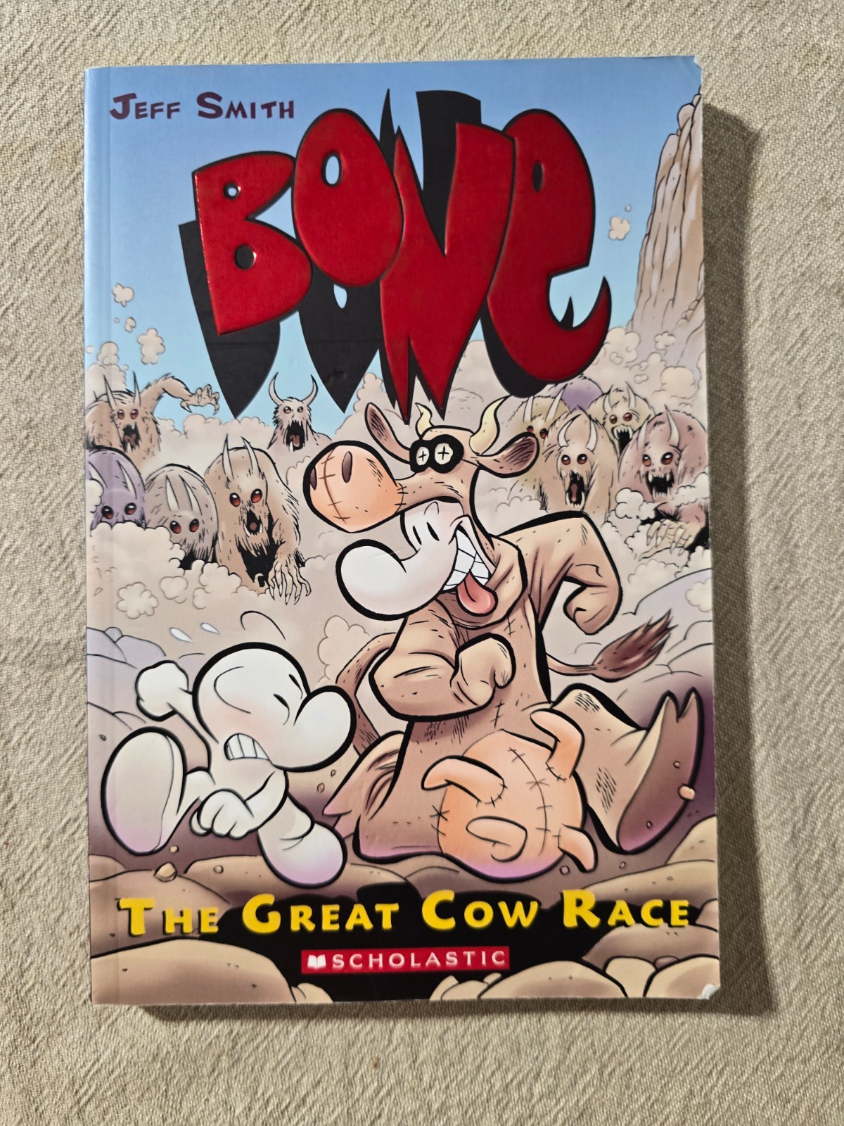 Bone 1 & 2 Out from Boneville / The Great Cow Race by Jeff Smith – Paperback