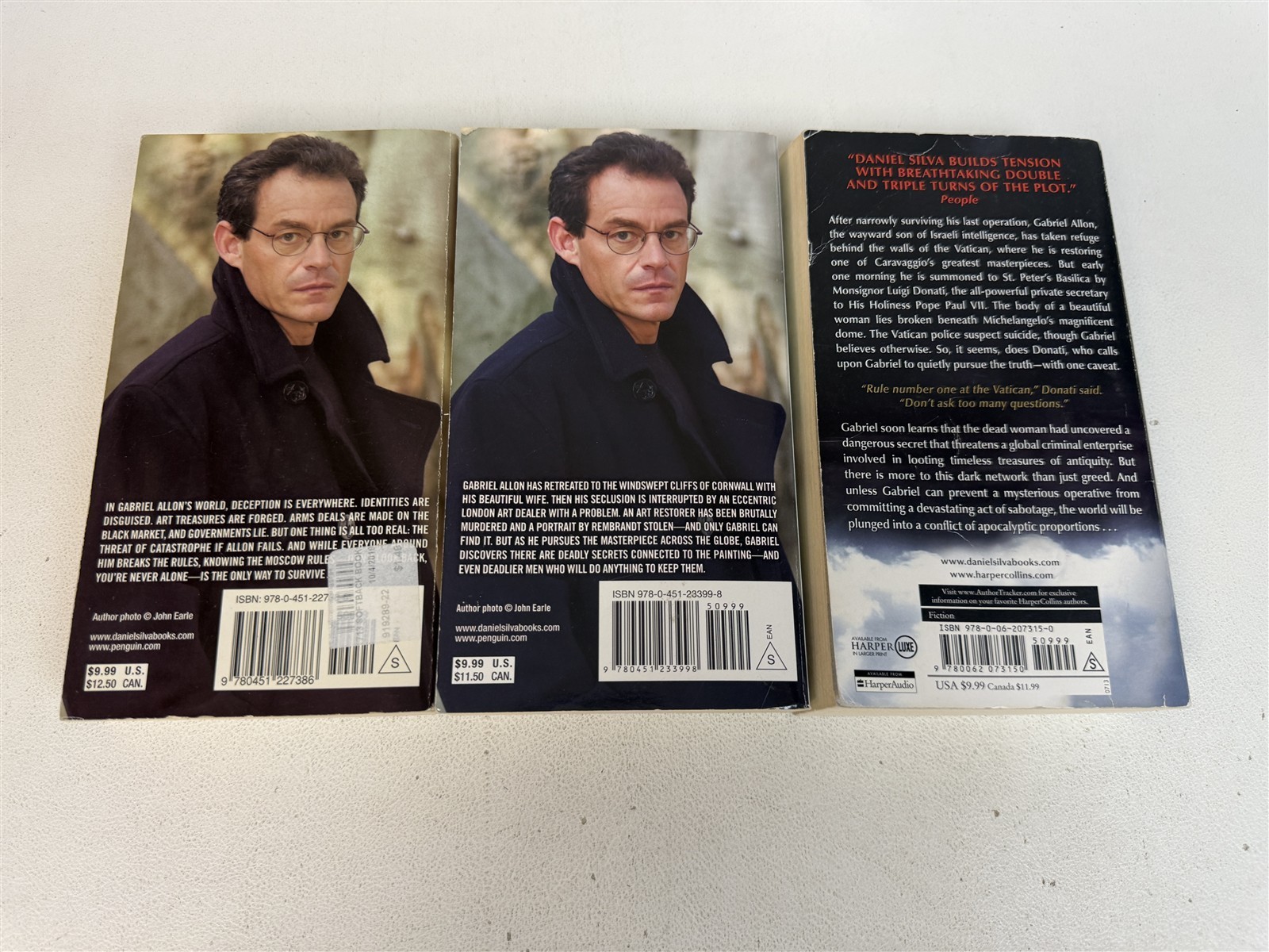 Daniel Silva Lot 22 Paperbacks including 19 Gabriel Allon series