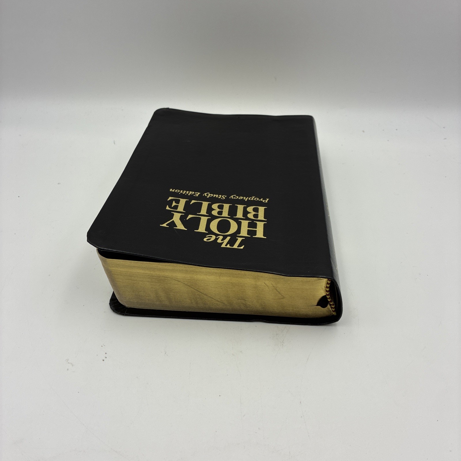 USED Prophecy Study Bible (2008 Black Leathersoft) – Amazing Facts Commentary