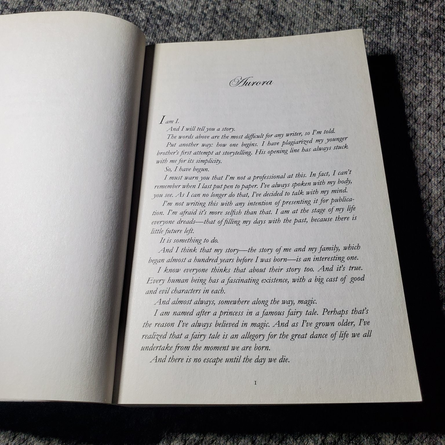 The Girl on the Cliff Lucinda Riley 2012 First Atria Paperback Fiction