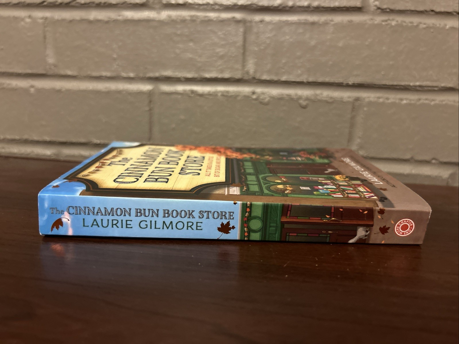The Cinnamon Bun Book Store by Laurie Gilmore (2024 Trade Paperback)