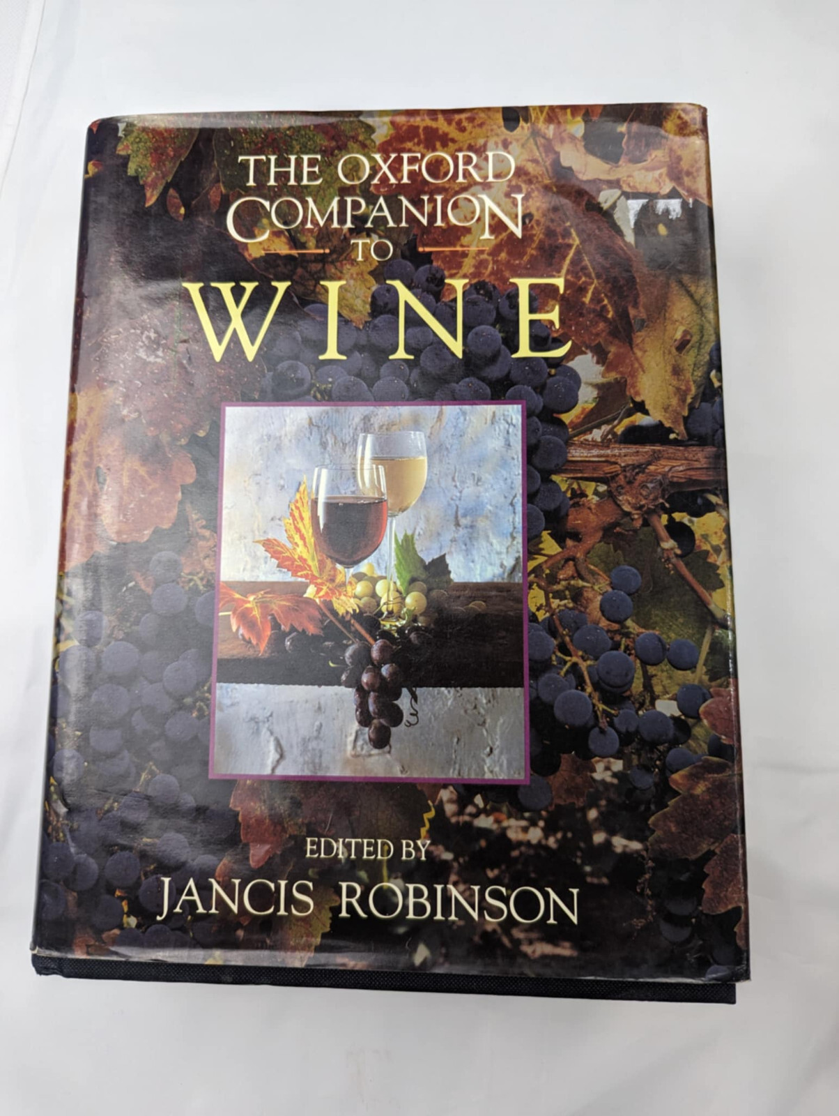 OXFORD COMPANION TO WINE, 1088 PAGES,DUST COVER,1994 EB00514 BIN 017