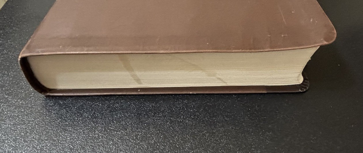 NIV Super Giant Print Reference Bible 2011 Brown Leathersoft 16.5pt Font – EUC