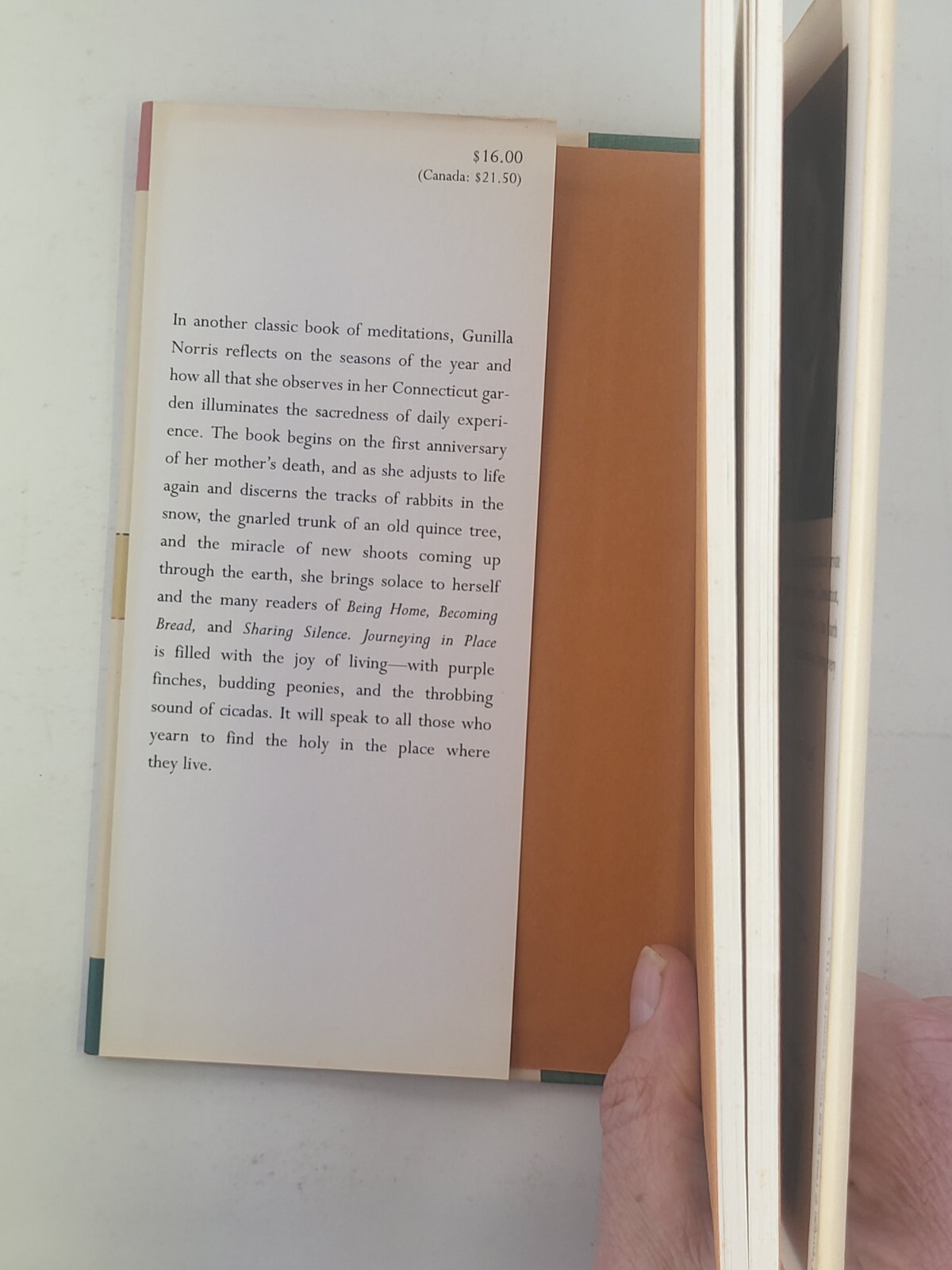 Journeying In Place: Reflections from a Country Garden 1stEd Gunilla Norris