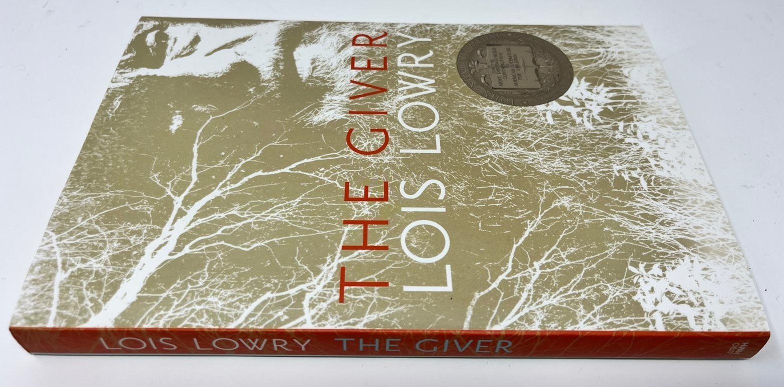 The Giver (Giver Quartet) – Paperback By Lowry, Lois – New