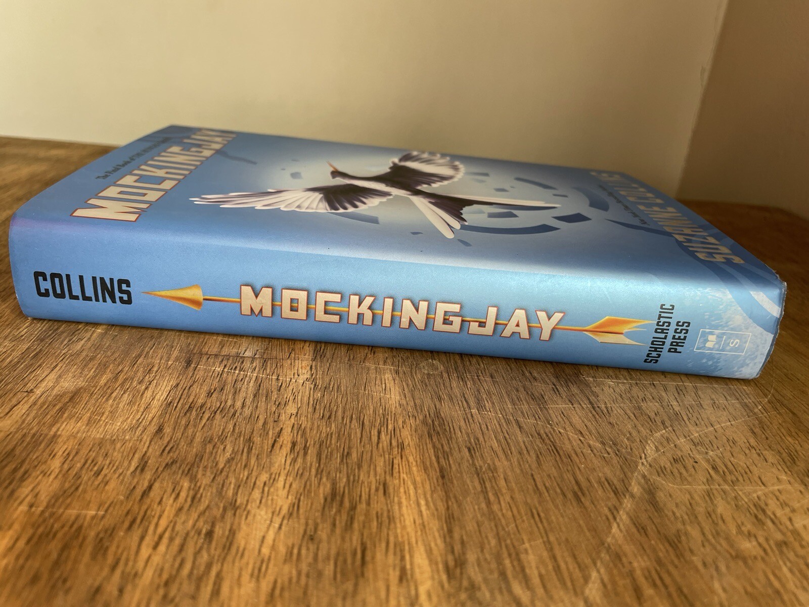 The Hunger Games Ser.: Mockingjay (Hunger Games, Book Three) by Suzanne Collins