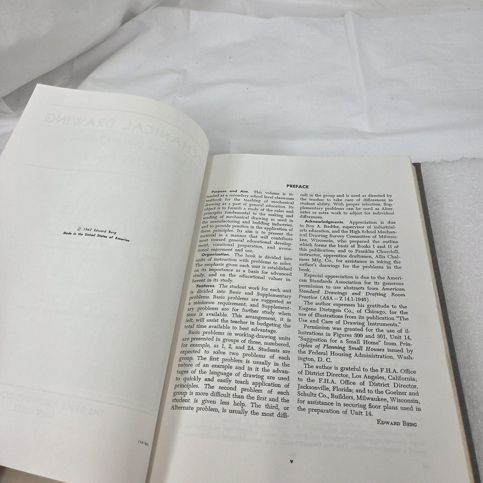 Vintage 1962 Mechanical Drawing Edward Berg 5th Revised Edition Hardcover Book