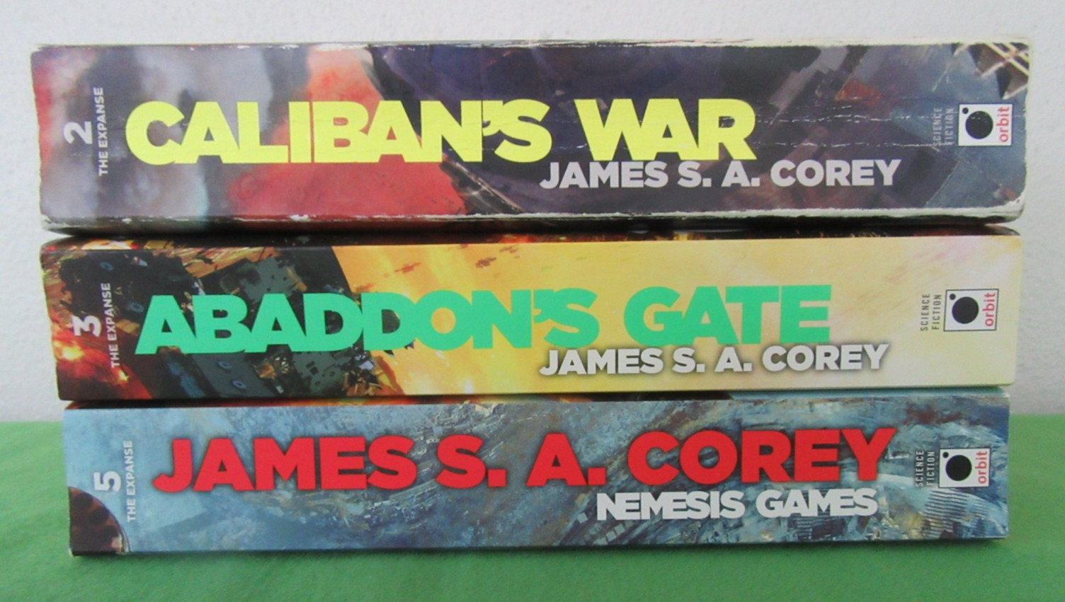 LOT 2 TRADE PB EXPANSE SERIES NOVELS- JAMES S.A.COREY: 2 CALIBAN’S WAR,5 NEMESIS