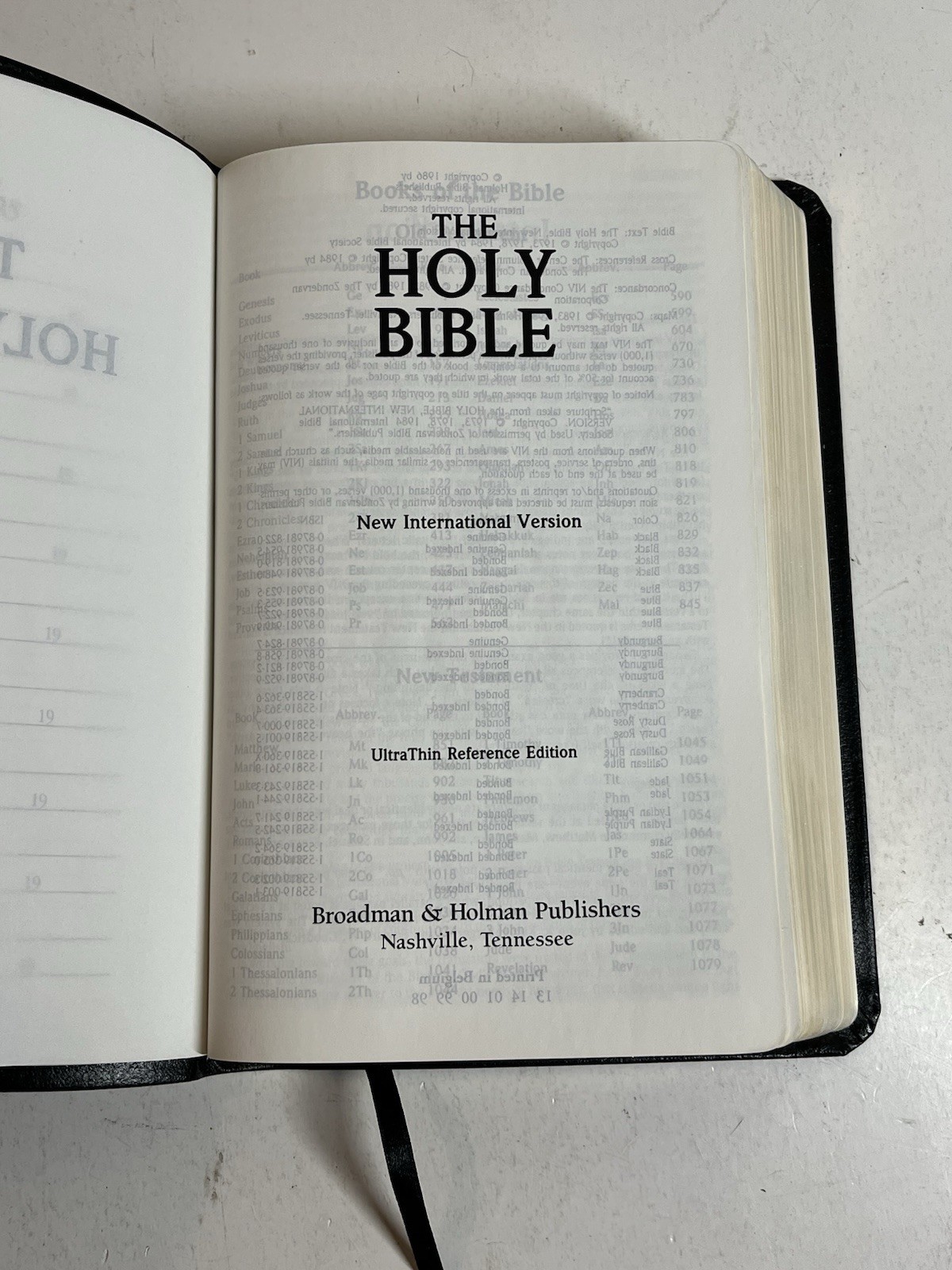 Broadman & Holman Ultrathin Indexed Reference Bible NIV 1986 Black In Box