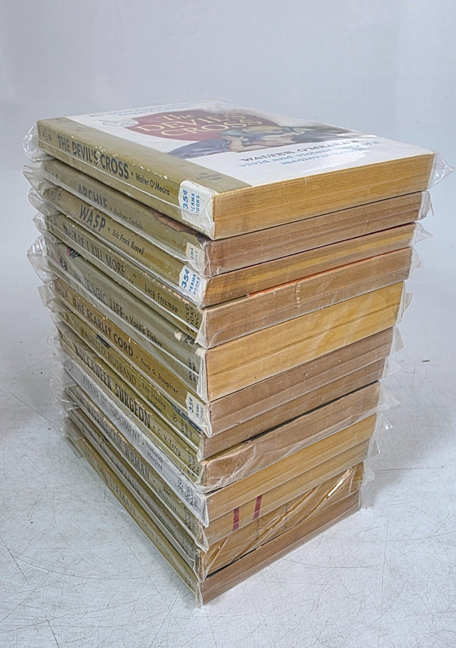 Vintage 1950s Pocket Books Cardinal Edition Lot – 23 Gold Spine Paperbacks – GC