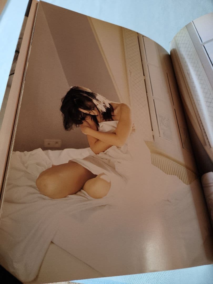 Emiri Henmi Photo Book OuiNon 8.3 x 12.2 in Japanese Photobook Rare