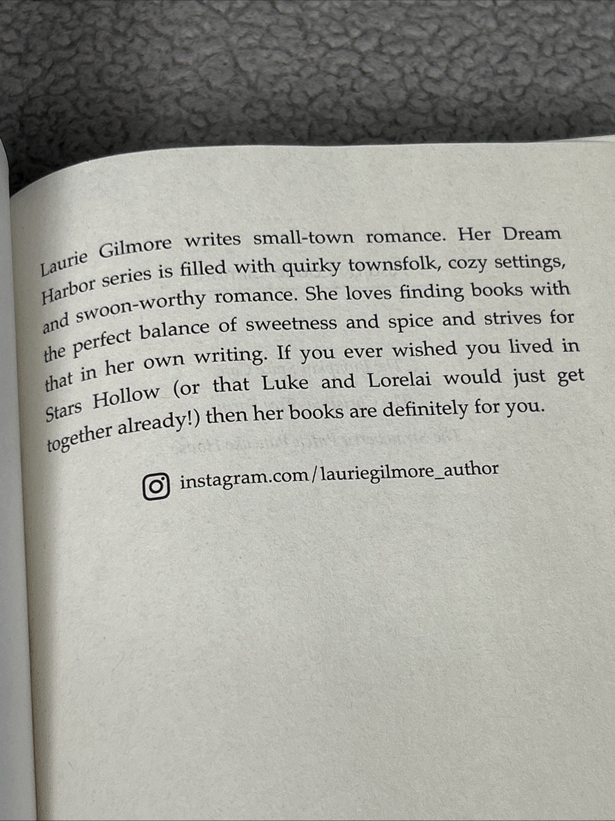The Cinnamon Bun Book Store Laurie Gilmore Sugar and Spice Cozy Romance