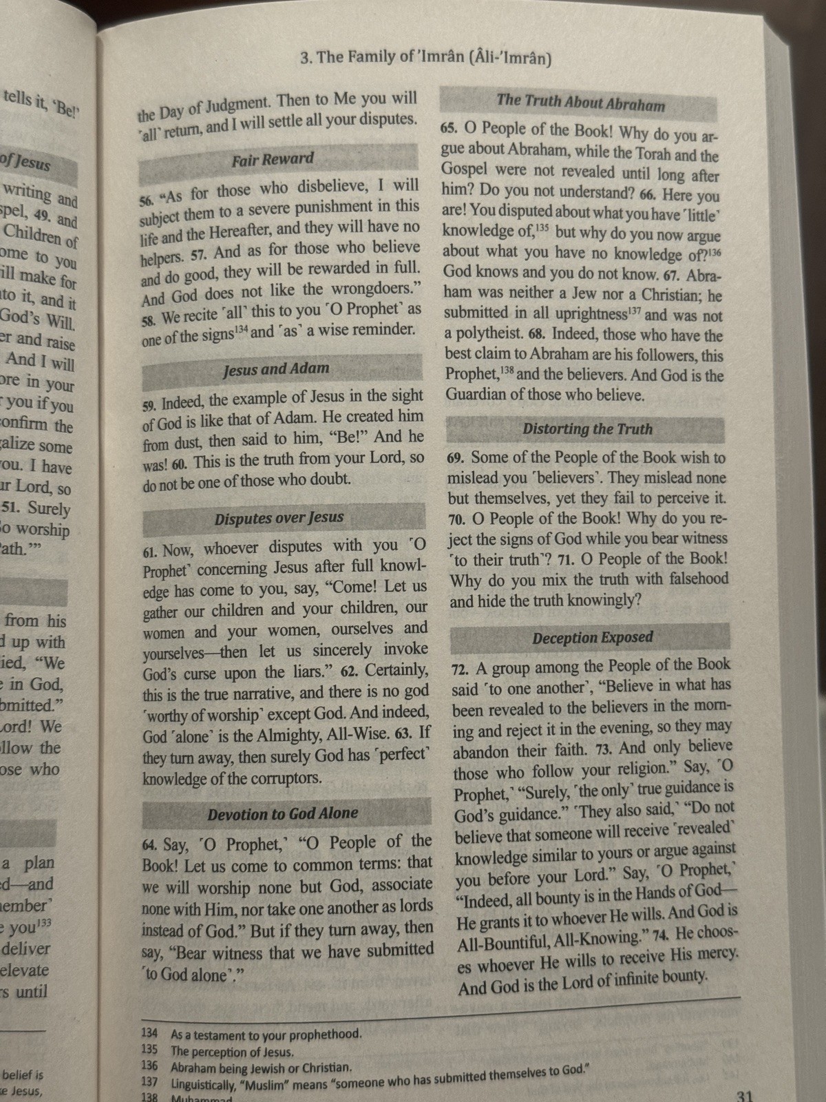 The Clear Quran: A Thematic English Translation (Paperback, 5.8″ x 8.4″)