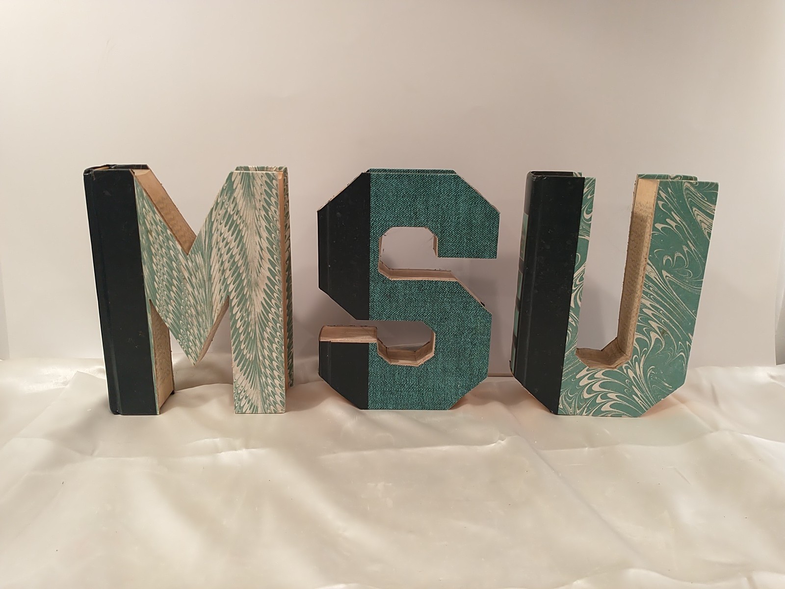 Decor MSU Mich State Univ Cut Letters Readers Digest Condensed Books Dorm Grad
